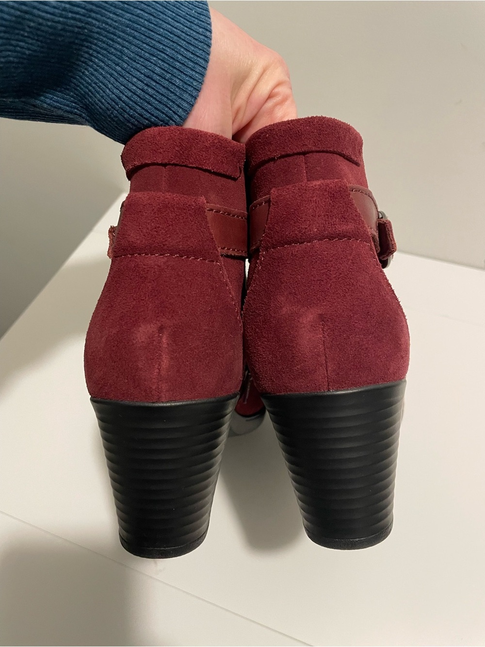 Clarks Brand Women's size 7.5 Burgundy Bendables Bootie Booties Suede Braided - Picture 4 of 7